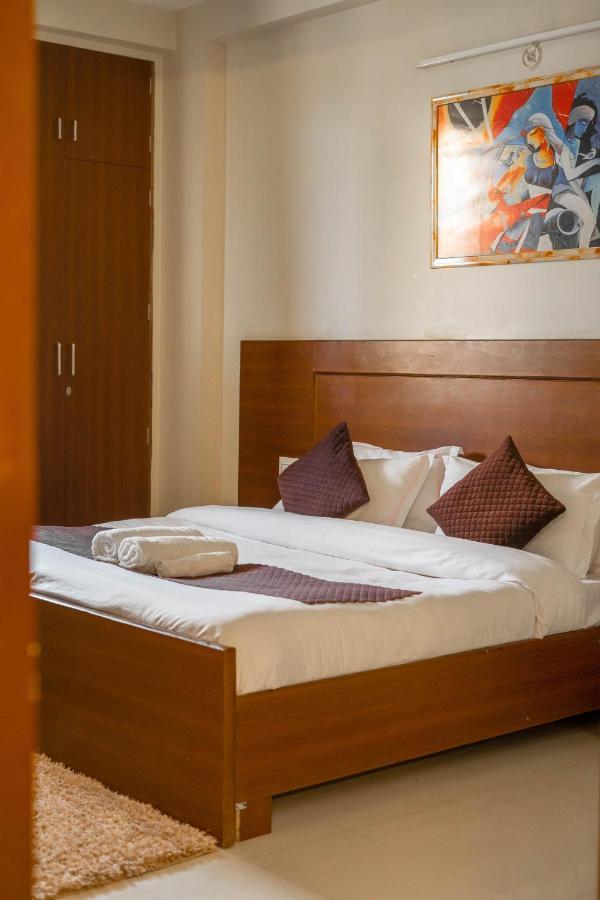 The Lodgers 2 Bhk Serviced Apartment Infront Of Artemis Hospital Gurgaon Eksteriør bilde