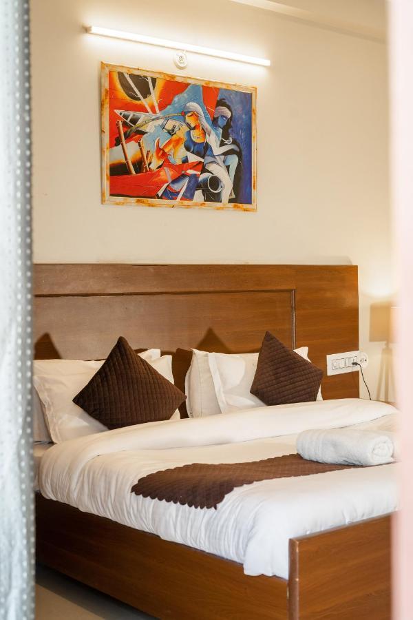 The Lodgers 2 Bhk Serviced Apartment Infront Of Artemis Hospital Gurgaon Eksteriør bilde