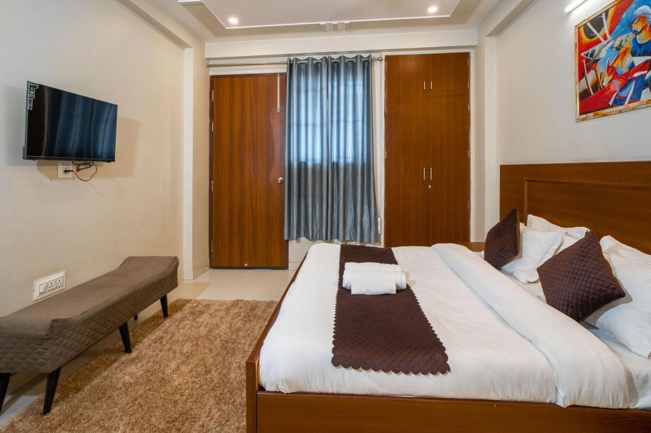 The Lodgers 2 Bhk Serviced Apartment Infront Of Artemis Hospital Gurgaon Eksteriør bilde
